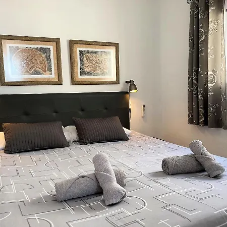 Naranjos 11b Capistrano Casasol * Nerja