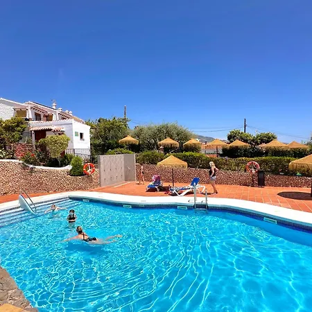 Naranjos 11b Capistrano Casasol * Nerja