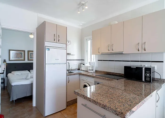 Naranjos 11b Capistrano Casasol 公寓